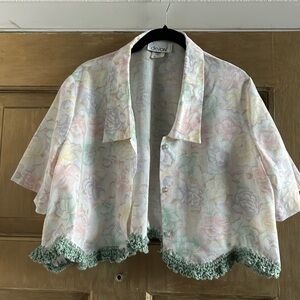 Vintage top crochet trim